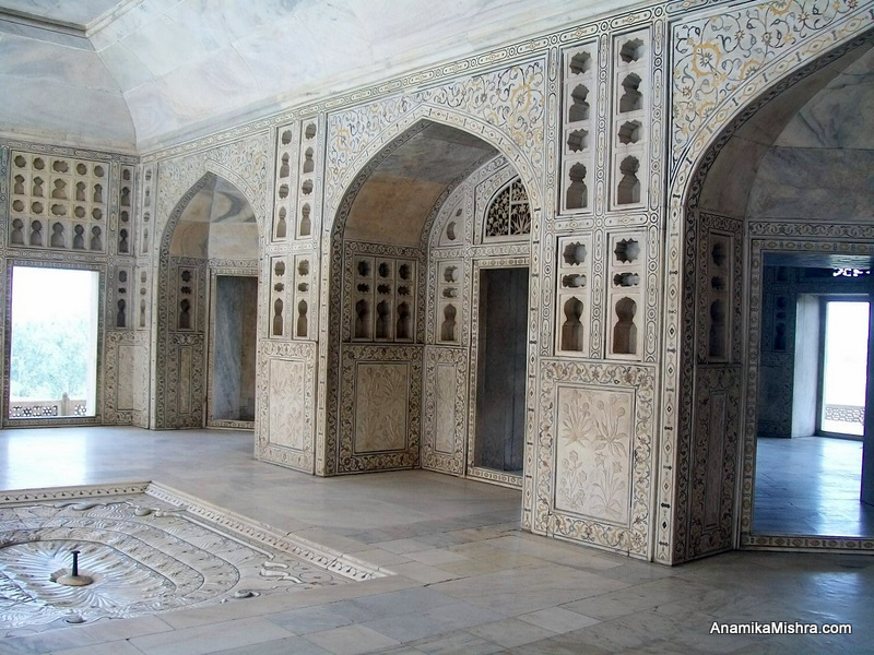 agra fort & taj mahal