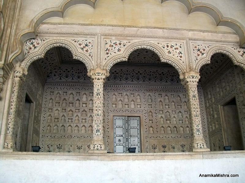 agra fort & taj mahal