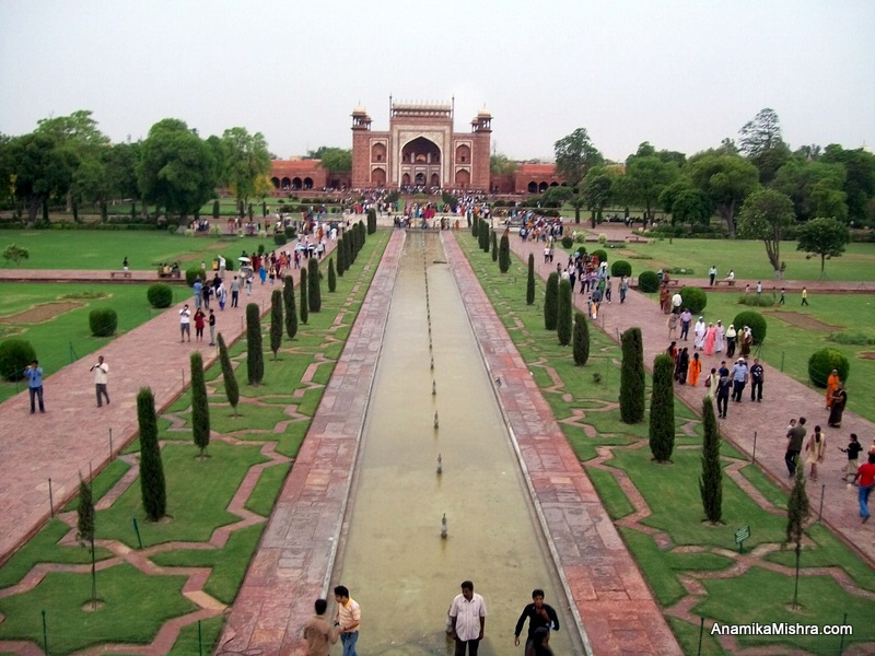 agra fort & taj mahal