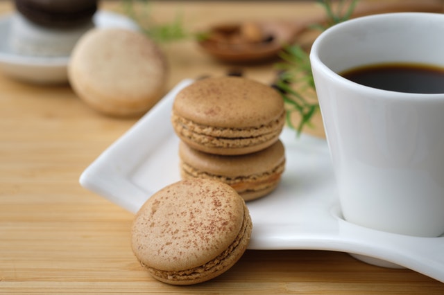 Easy Caramel Coffee Macarons Recipe