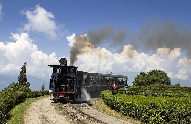 6 Must Visit Places in Darjeeling, India