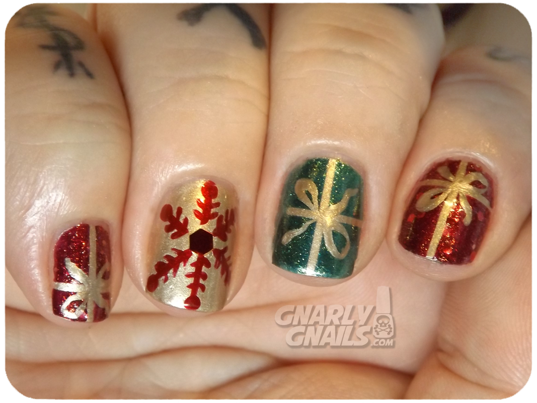 Pretty Christmas Nail Art Design