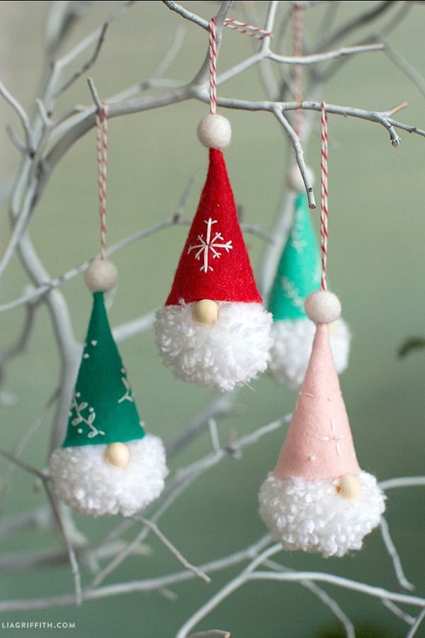 Christmas Craft - Paper Xmas Tree