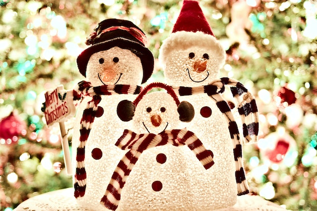 10 Best Christmas Traditions You Must Not Miss