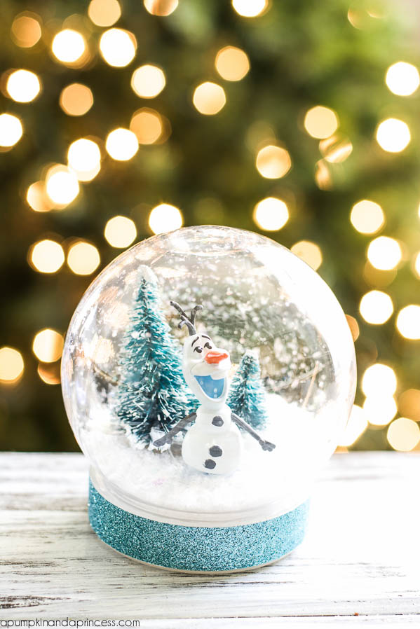 Easy DIY Snow Globe For Christmas