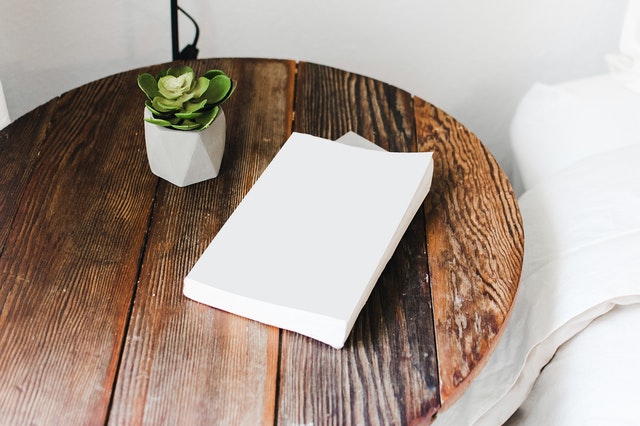 Why You Must Keep A Notebook on Your Nightstand?
