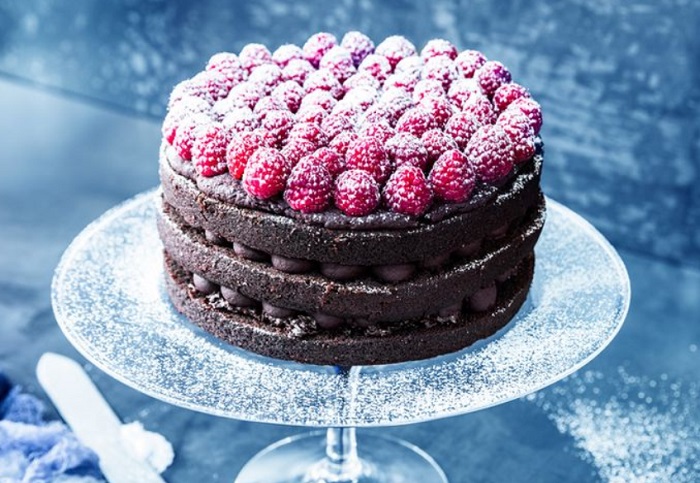 Easy No-Bake Chocolate Truffle Cake Recipe For Valentine's Day