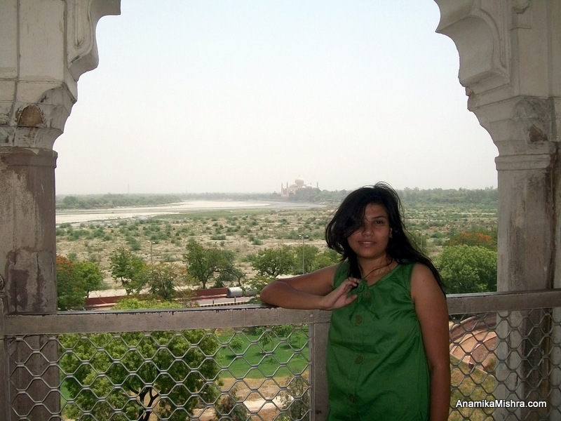 agra fort & taj mahal