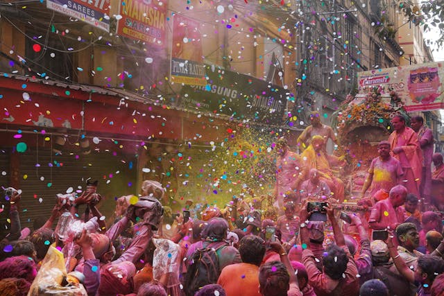 11 Important Travel Tips for Holi in India