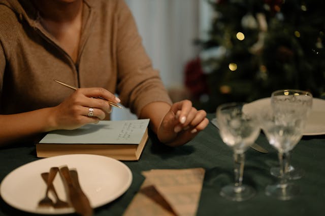 How to Write a Christmas Letter: A Step-by-Step Guide