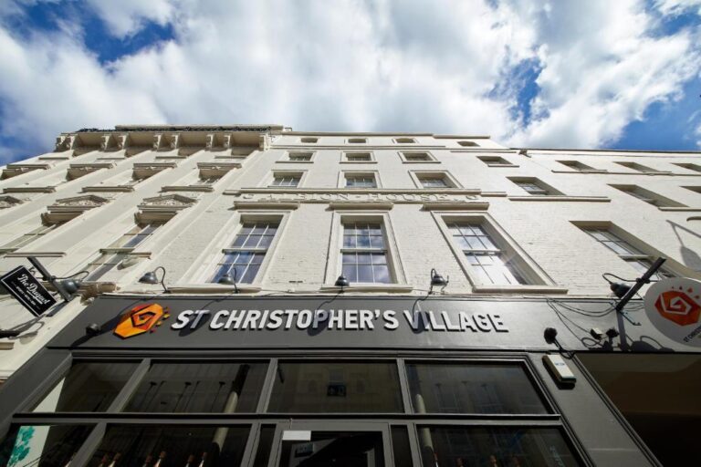 St. Christopher’s Inn Oasis London - Review & Experience