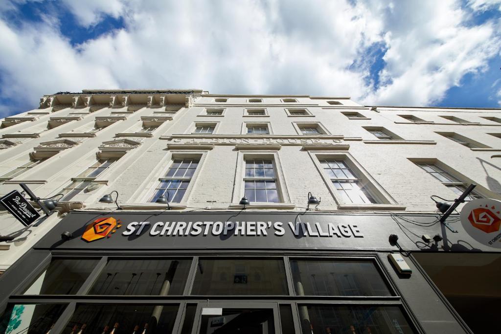St. Christopher’s Inn Oasis London - Review & Experience