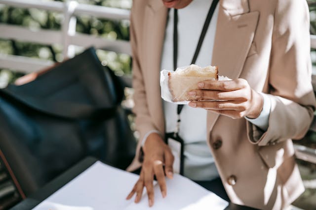 10 Guilt-Free Snacks to Stop Munchies at Work
